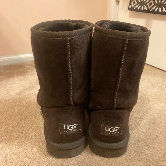 New in Box Authentic UGG Classic Mini II Women Boots (Uggs?)
